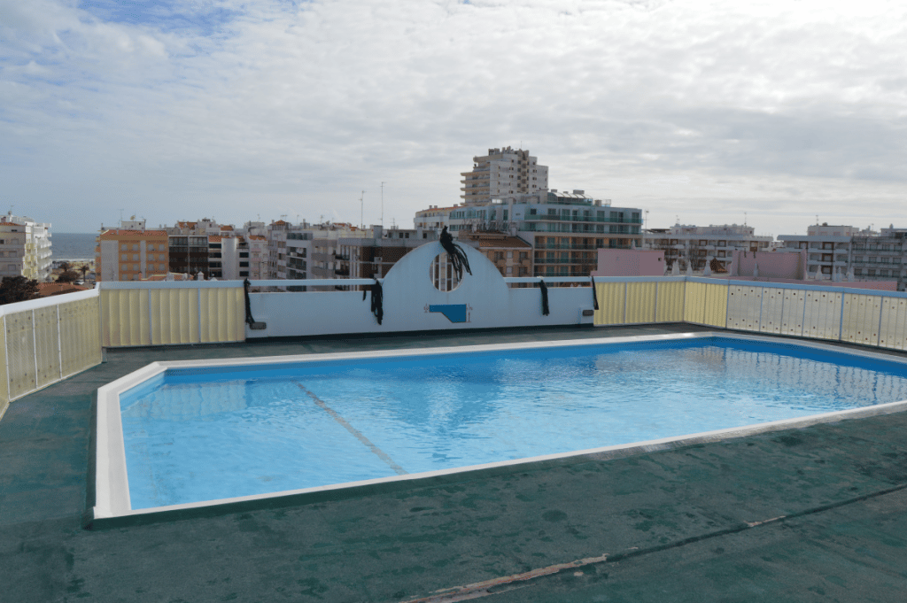 Piscina dos Apartamentos Eden em Monte Gordo